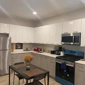 Stylish 8mins To Airport Homestay