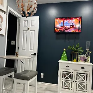 Fancy Private Entrance Apartment