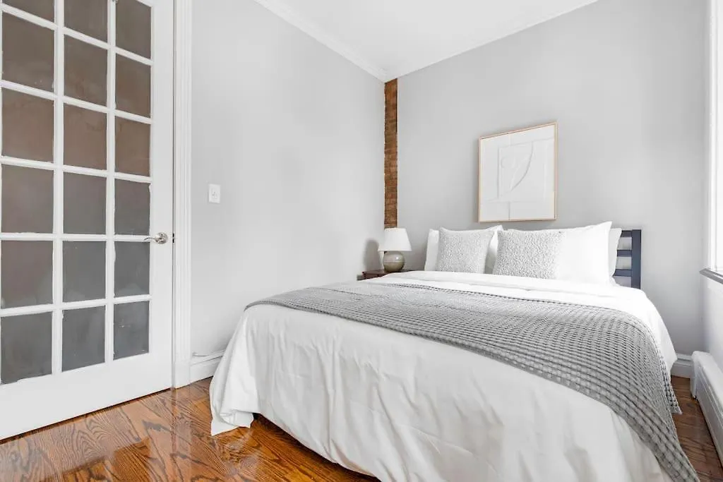 Gorgeous & Bright 3Bdr & 1Bth In Midtown Manhattan New York 0*,